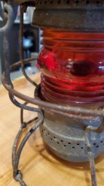 1920s Adlake Kero 4½ Railroad Lantern with Ribbed Embury Red Globe - Image 2